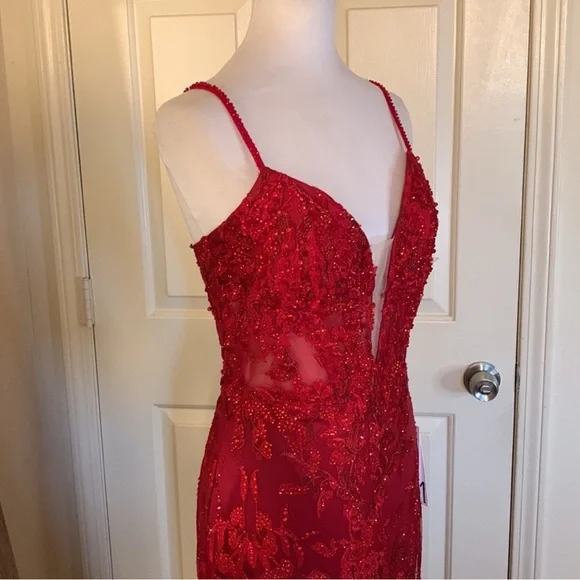 Mac Duggal Deep Red Lace Evening Gown Dress - threedaughtersproperties.com